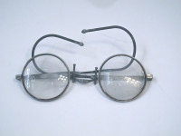 GANDHI'S GLASSES