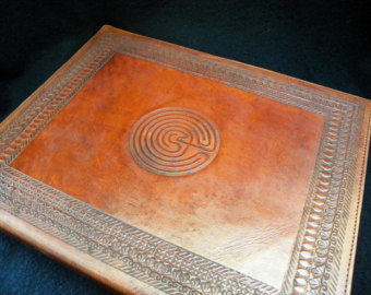photo album-labyrinth